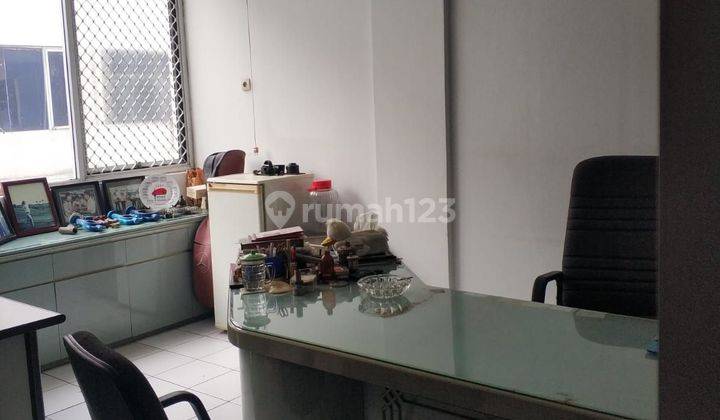 Di jual ruko semi lantai 4 full furnished kondisi bagus siap huni di pangeran jayakarta 1