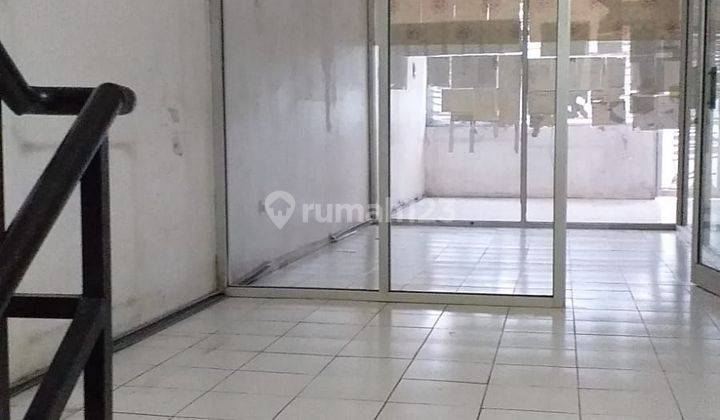 Di sewakan ruko 3lt di jl raya kebayoran lama 1