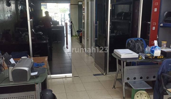 Di jual Cepat dan di sewakan ruko kondisi bagus siap huni di jalan mangga dua 2