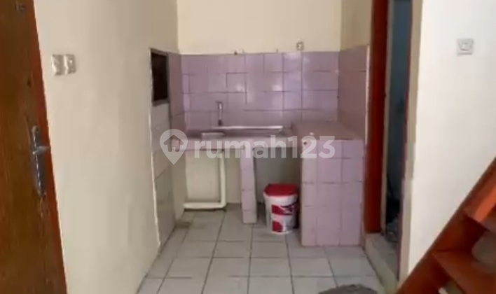 Di Sewa Rumah Lantai 2 Terletak di Jalan Raya Pademangan 2