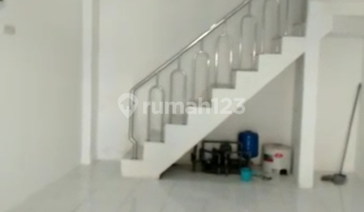 For Rent, Strategic Shop House Located on the Side of Glodok Street 2