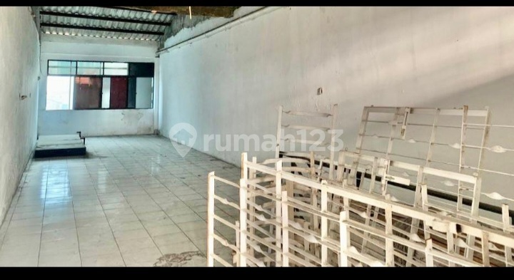 For Rent: Shop House in Good Condition at Jembata Lima 2