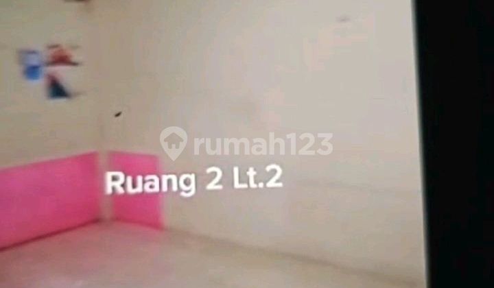 For Rent: 2nd Floor House in Mangga Dua Complex 2