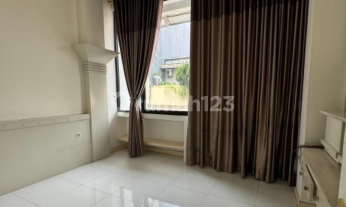 Di Sewa Ruko Struktur / Bentuk Kotak Persegi Kondisi Bagus Siap Huni Pinangsia Kota