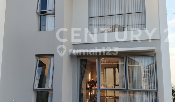 Rumah Modern Minimalis Istana Regency Jatinangor