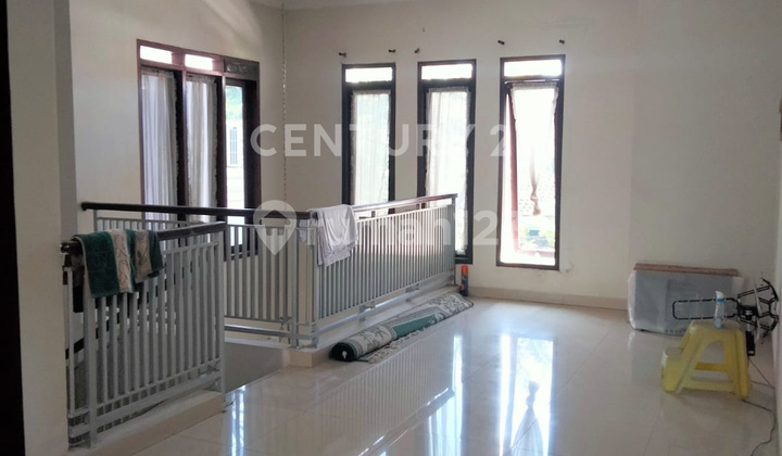 Nice Ready-to-Live House in Premium Area Turangga Bandung 2
