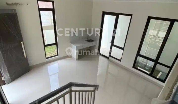 Rumah Nyaman 2 Lantai Di Perumahan Podomoro Park 1