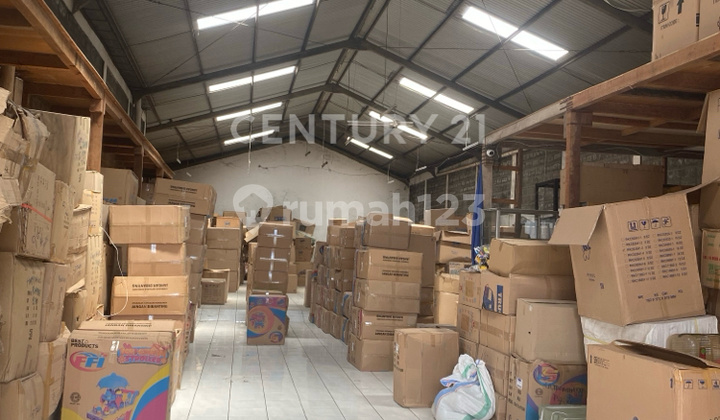 Dijual Gudang Bersih Dengan Lantai Keramik