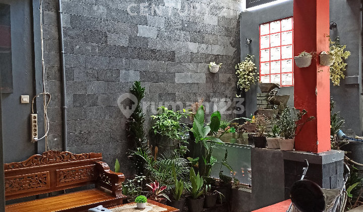 Rumah Cantik Menarik di Taman Cibaduyut Indah Rumah Cantik Menarik di Taman Cibaduyut Indah