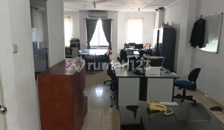 Ruko 4 Lantai Lokasi Strategis & Prospektif Area Taman Palem Ruko 4 Lantai Lokasi Strategis & Prospektif Area Taman Palem