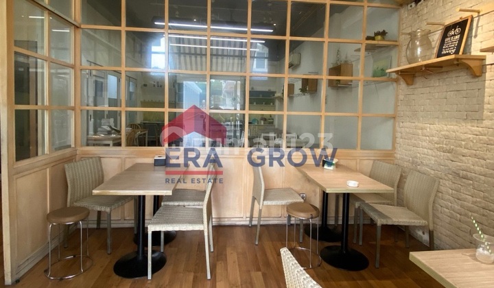 Strategic Linked Shophouse Suitable for Office Restaurant in Prime Area
