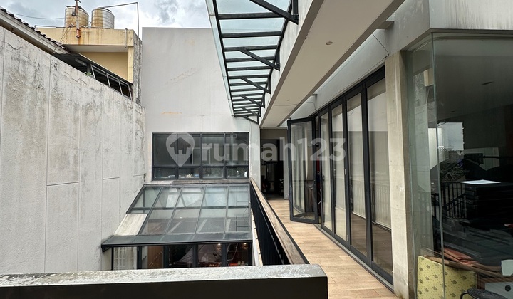 Rumah 2.5 Lantai Cocok Utk Kantor dan Rumah Tinggal 2