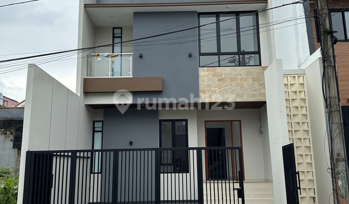 Brand New Minimalist House in a Good Complex Brand New Minimalist House in a Good Complex