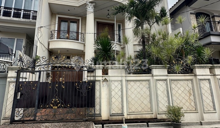 Rumah Kokoh Nan Megah di Sunrise Tenang dan Nyaman Rumah Kokoh Nan Megah di Sunrise Tenang dan Nyaman