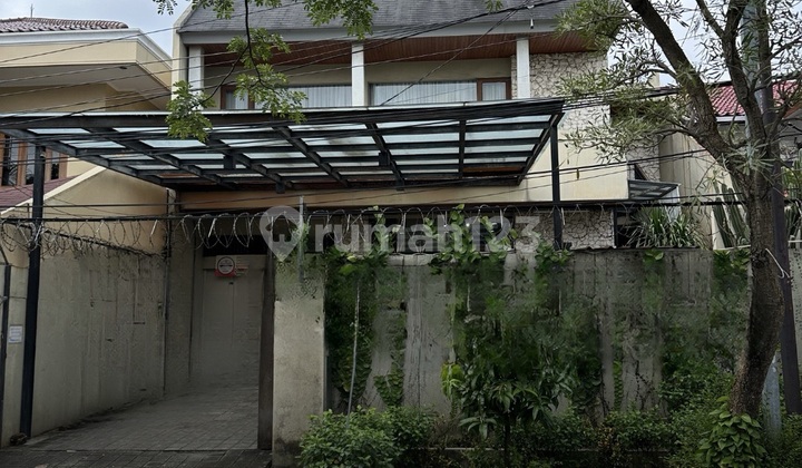 Rumah 2.5 Lantai Cocok Utk Kantor dan Rumah Tinggal