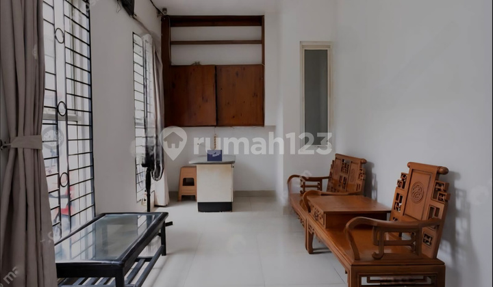 Tanjung Duren Kos House Near Untar Fully Occupied Good Condition 2