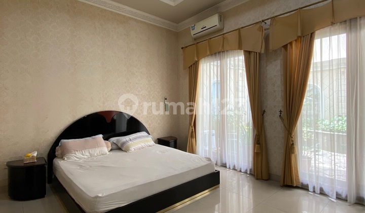 Classic and Magnificent House in the Quiet Environment of Mutiara Beach 2