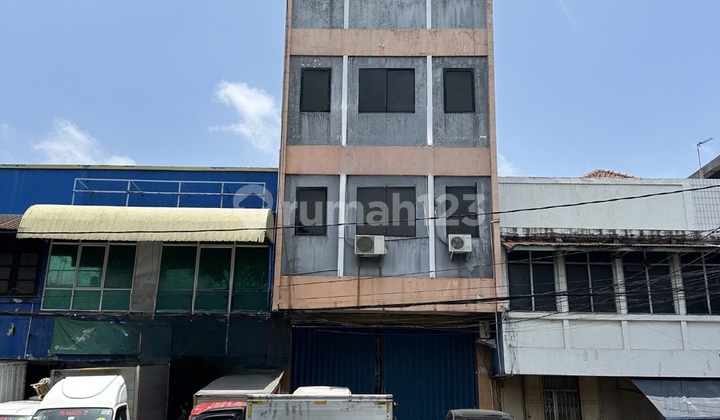 Ruko Pasar Baru 5 Floors, Busy Area, Suitable for Banks, Offices, etc.