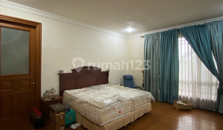 Rumah 2 Lantai Di Puri Indah Lokasi Strategis Parkir Luas 2