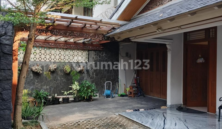 2-Storey House in Mendawai, Kebayoran Baru Prime Location Rare Find 2-Storey House in Mendawai, Kebayoran Baru Prime Location Rare Find