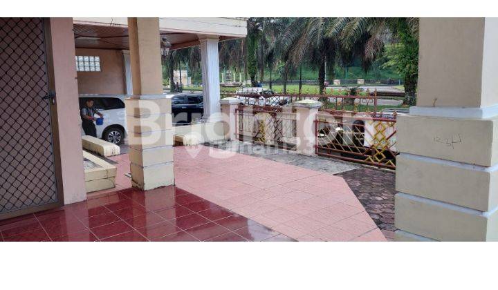 Rumah mewah tingkat 2 serta di hook ditengah kota balikpapan 1