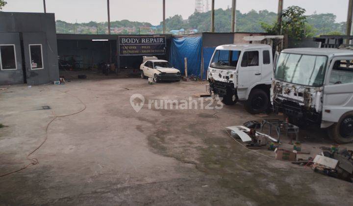 WORKSHOP LUAS DI PINGGIR JALAN MT. Haryono 8