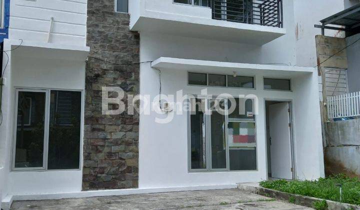 Hunian minimalis modern Cantik di Perumahan Regency 1