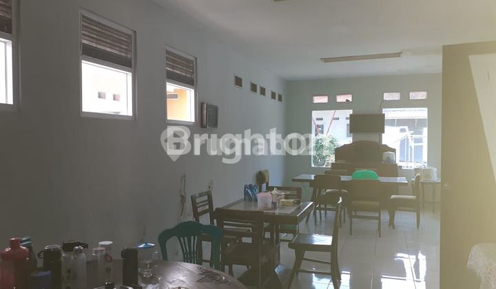 Rumah dengan Halaman luas di tengah kota Sukabumi 2