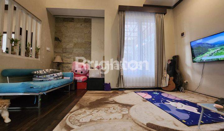 Rumah Minimalis  modern hook ada kolam renang nya 7