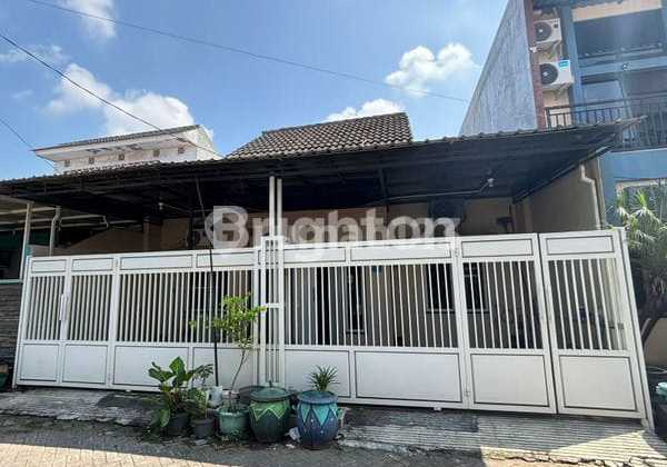 Beautiful House for Sale Type 98 in the Pakuwon Area, Surabaya