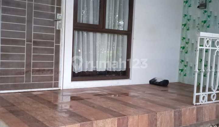 Master R on 2nd Floor, Balcony, AC, Facing Garden, Swimming Pool, Near School, Affordable Monthly Payment Not Far.