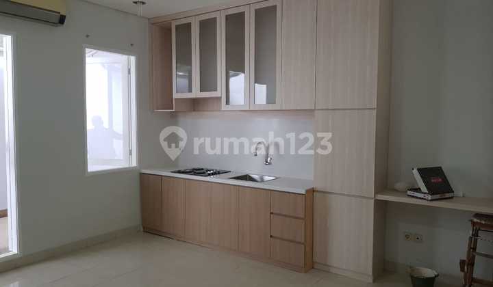 Master Room on 2nd Floor, AC, Canopy Master Room on 2nd Floor, AC, Canopy