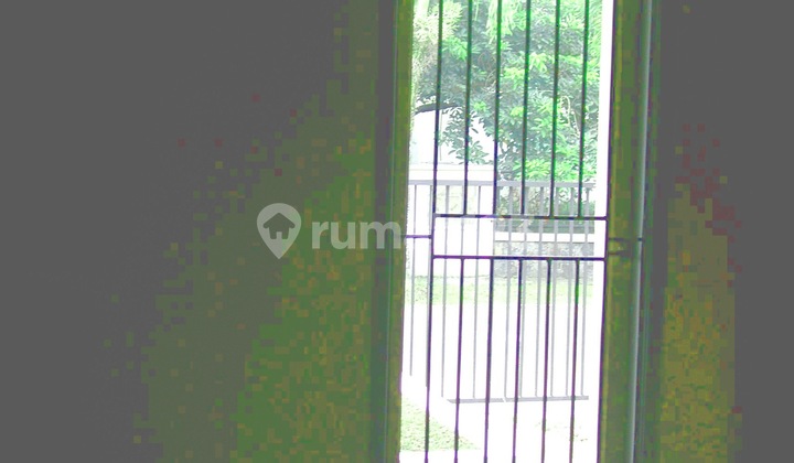 Ready to Occupy Spacious, Large Front Garden, Back Drying Space, Near 5 Schools, Public Transport, Shopping Area