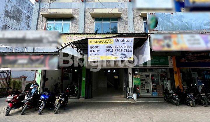 RUKO 3 LANTAI BAGUS UNTUK BISNIS LOKASI STRATEGIS DI DAERAH CELENTANG YANG RAMAI 1