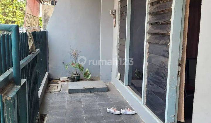 Rumah 2 lantai di tengah kota 2