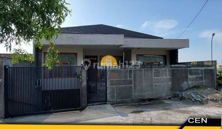 Dijual rumah 2 lantai dengan basemen 1