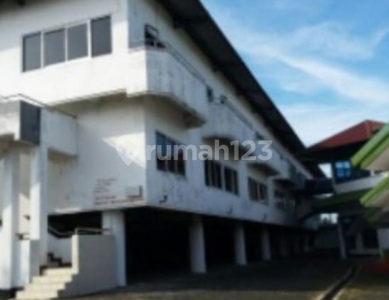 One-Star Hotel, Spacious and Strategic on dr Setiabudi Street 2