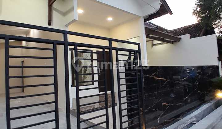 Dijual Cepat Butuh Uang Luxury House di Banowati Raya Semarang 2