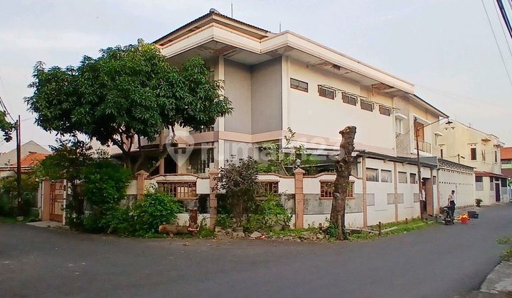 House in the City Center