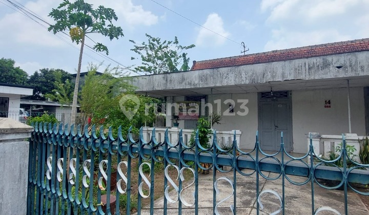 Classic House Land Included .. Strategic Location in Ungaran 1