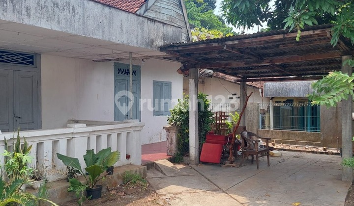 Classic House Land Included .. Strategic Location in Ungaran 2
