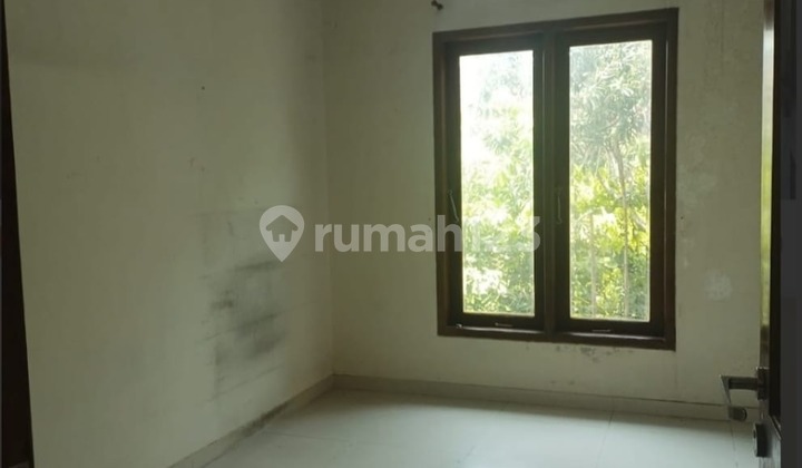 Rumah Strategis Siap Huni Bagus di Puri Mediterania 2