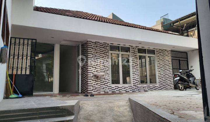 For Rent 3 Bedroom House In Jl. Cikatomas 2 1