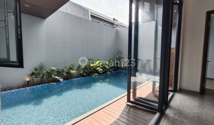 Rumah Modern, 2 Lantai Baru di Lengkapi Private Pool, Lift, Depan Green Area 5 Menit Dari Exit Tol di Sentul City, Bogor 2