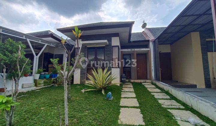 Rumah Dengan Taman Depan Dan Belakang Lingkungan Asri 1