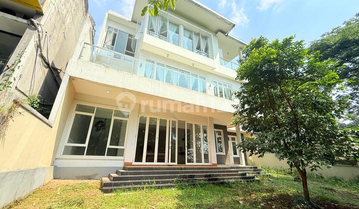 View Golf Dan Gunung Secara langsung didapat oleh rumah ini.