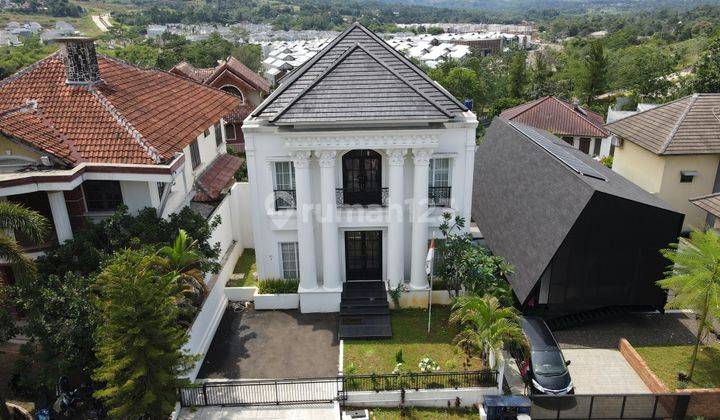 Rumah Classic Dengan Kolam Renang Dan View Pegunungan SHM 1