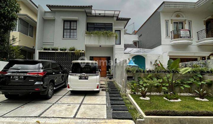 Rumah Minimalis 2 Lantai Ada Kolam Renang SHM di Sentul City, Bogor 1