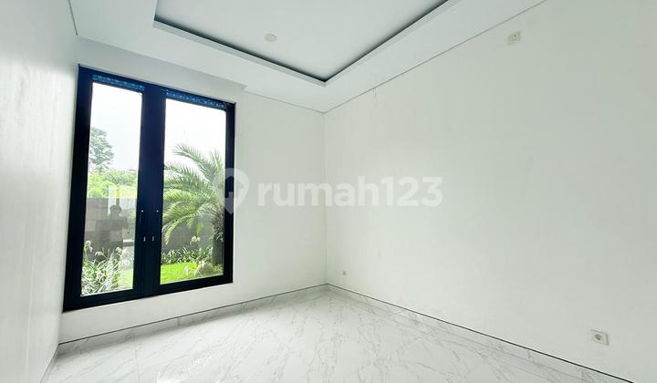 Rumah Modern Tropis Dilengkapi dengan Kolam Renang dan View Pegunungan dan Lift di Sentul City Bogor 2