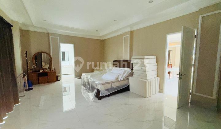 Premium 2-Story Furnished Residence with Pool and Mountain View 12